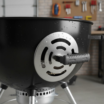 Close-up of bottom vent slider